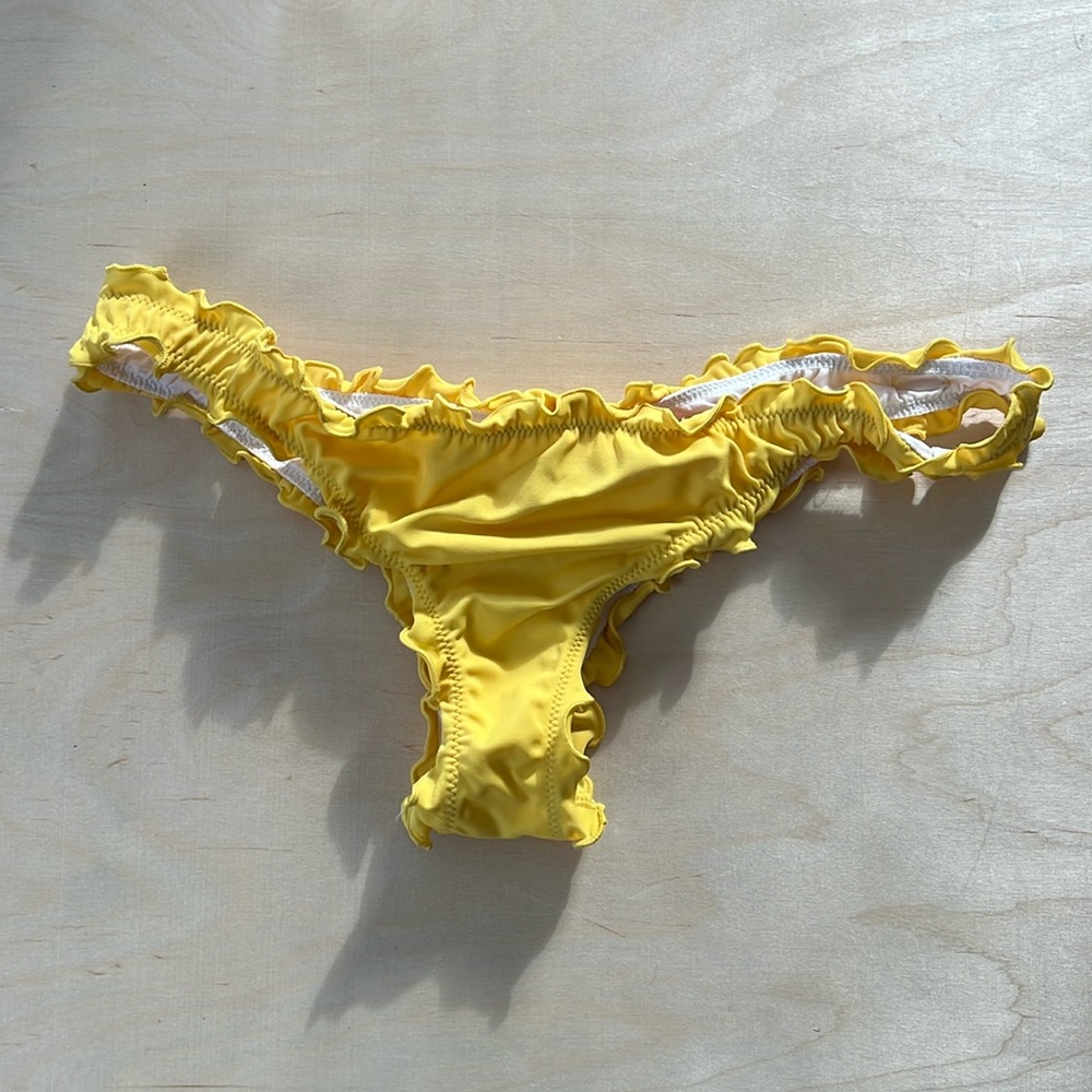Victoria’s Secret cheeky scrunch bikini bottom